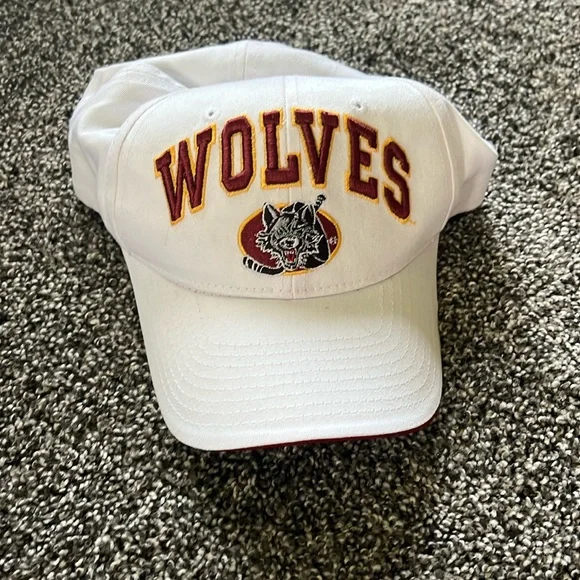 Wolves hat - Picture 1 of 3